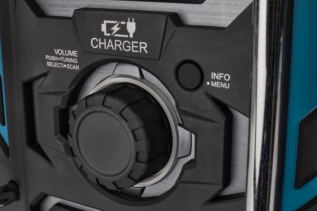 Radio de șantier Makita DMR301 cu Bluetooth și DAB, DAB+ și FM cu funcție de încărcare