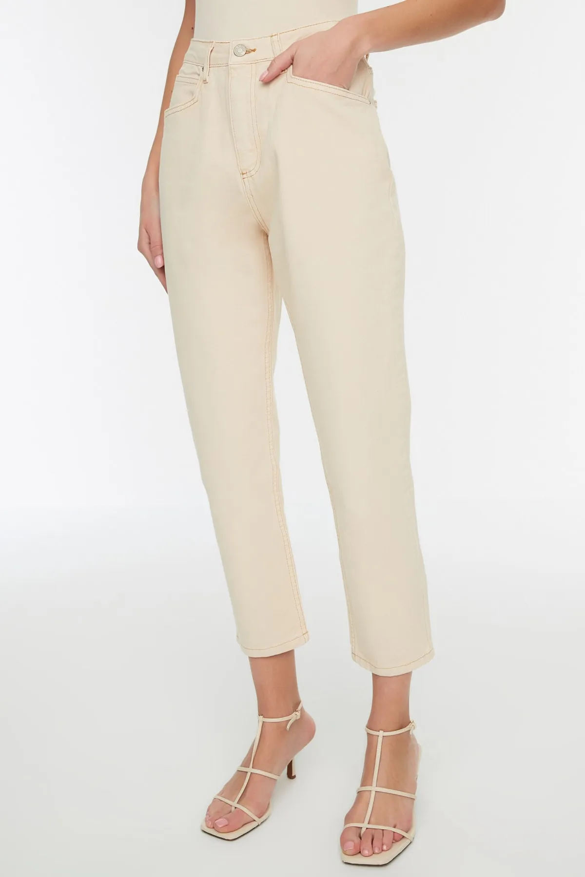 Trendyol Collection  Ecrufarbene Mom-Jeans mit hoher Taille, 100 % Bio-Baumwolle TWOSS21JE0302