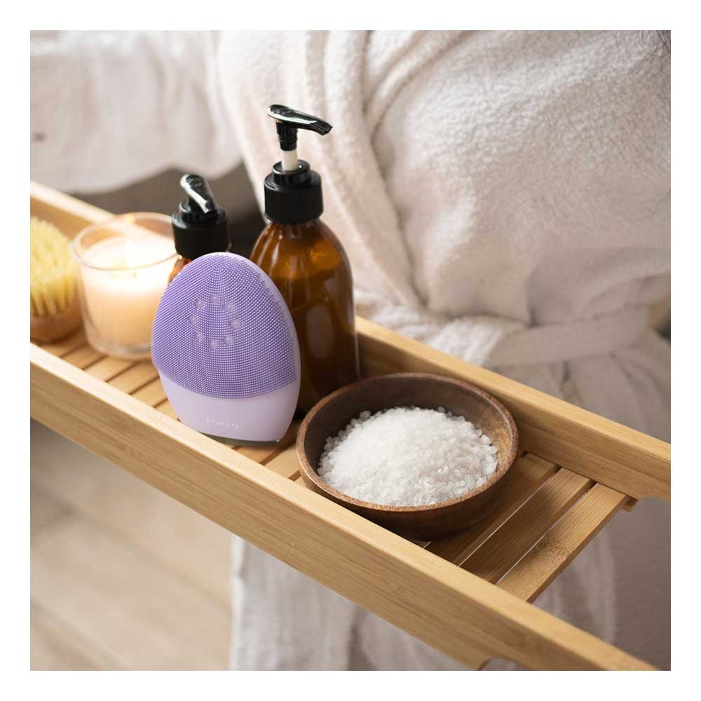 Foreo Luna 4 Plus - Schall-Reinigungsgerät mit Thermofunktion und straffender Massage