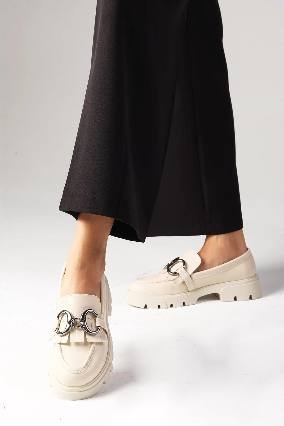 Mio Gusto  Suzi Beigefarbene Damen-Loaferschuhe mit dicken Sohlen