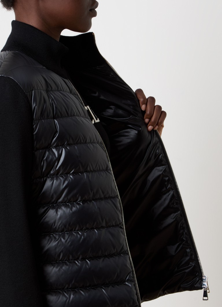 Moncler Tricot -hieno neuletakki, joka on valmistettu neitsytvillasta ja jossa on tikattu etu- ja takaosa.