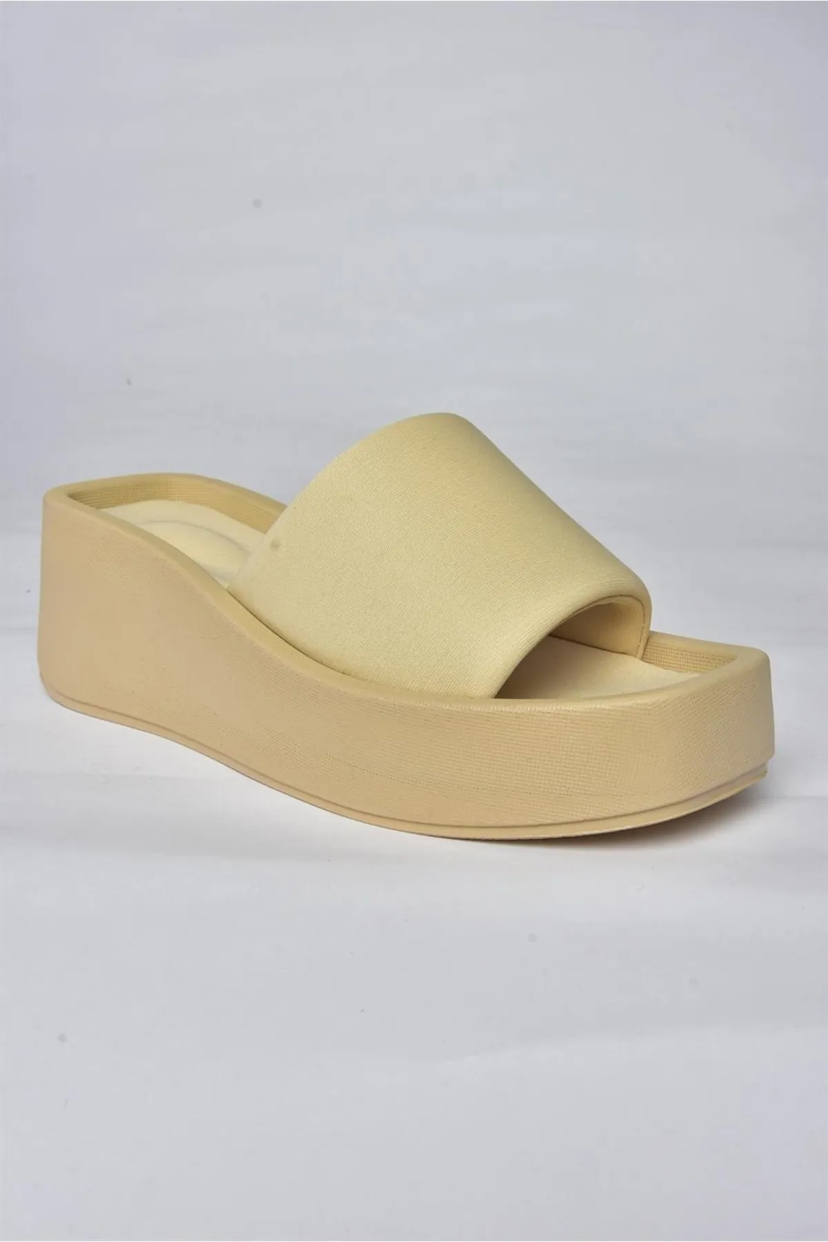 Fox Shoes  Beigefarbene Damen-Hausschuhe aus Stoff mit dicker Sohle