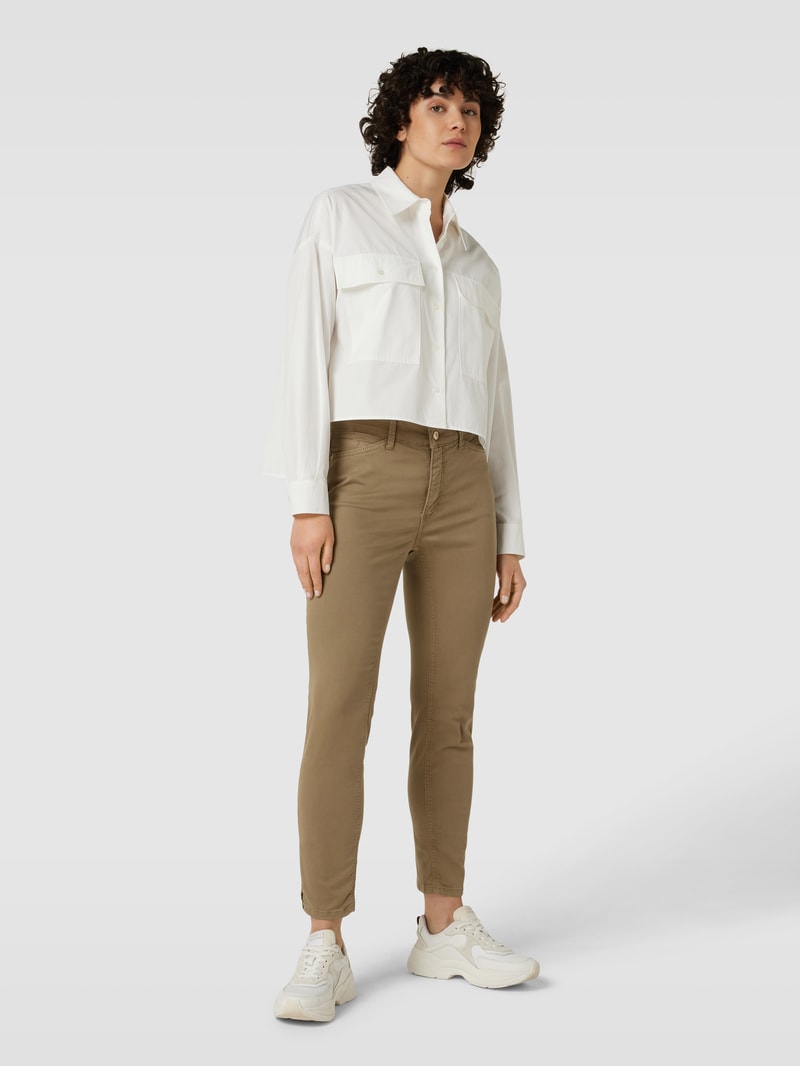 Jeans mit Label-Patch Modell 'DREAM SUMMER' in olivgrün