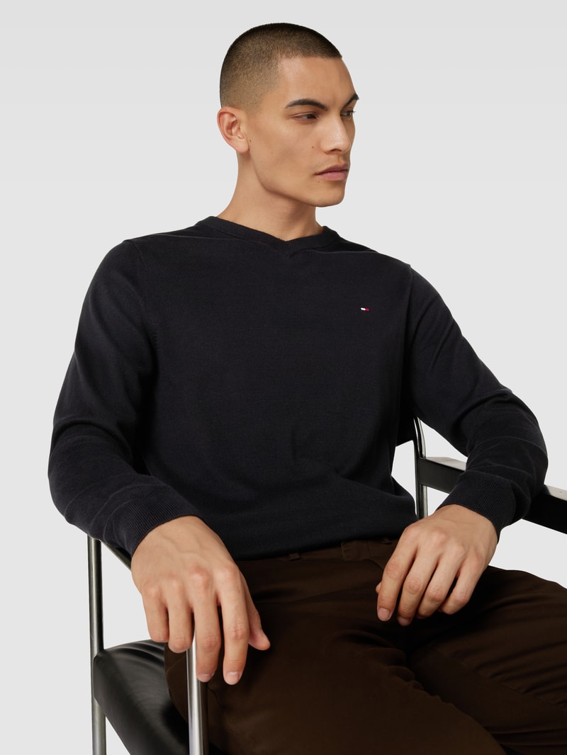 Strickpullover mit V-Ausschnitt Modell 'PIMA' in schwarz