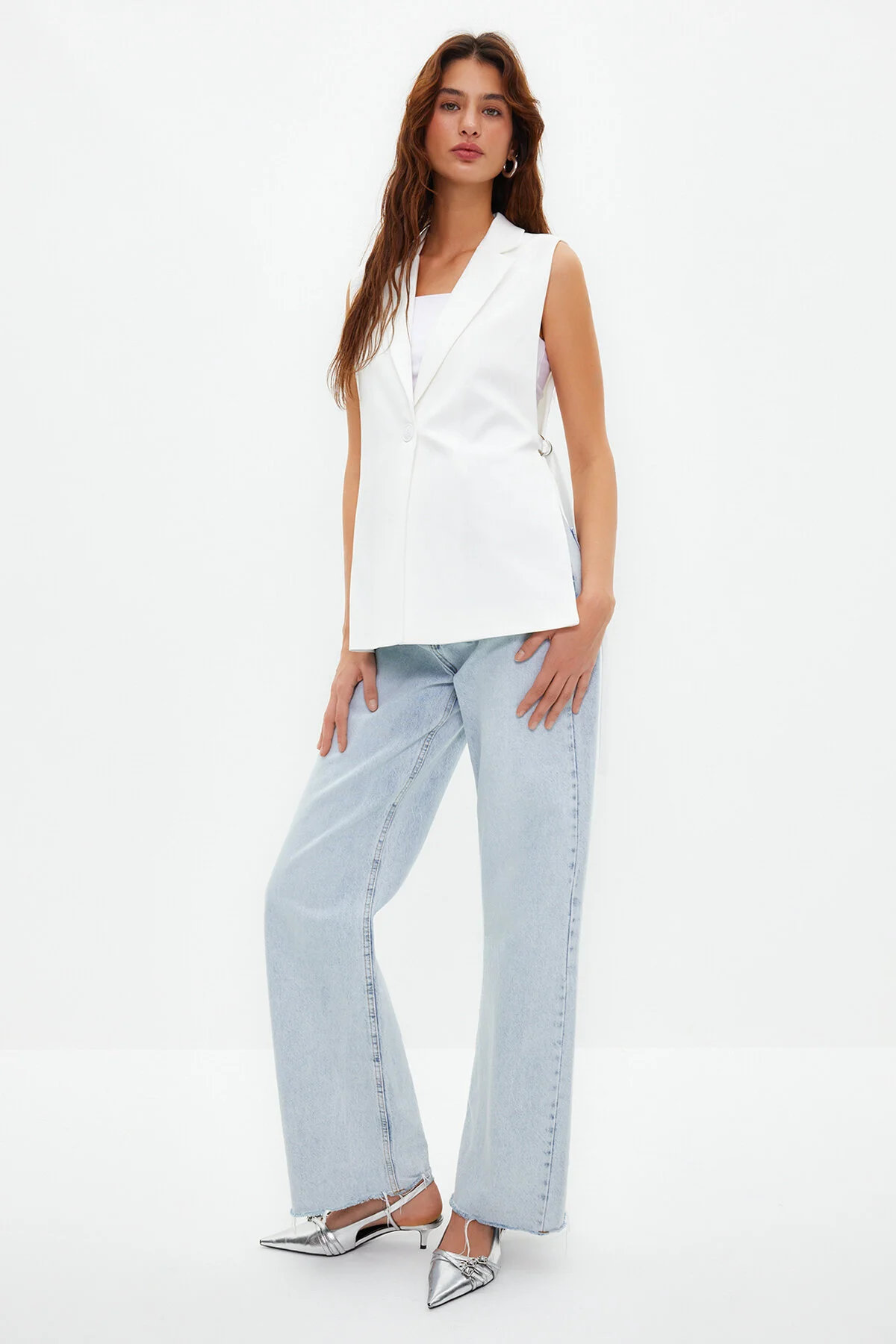 Trendyol Collection  Ecru-taillierte Webweste TWOAW23YE00032