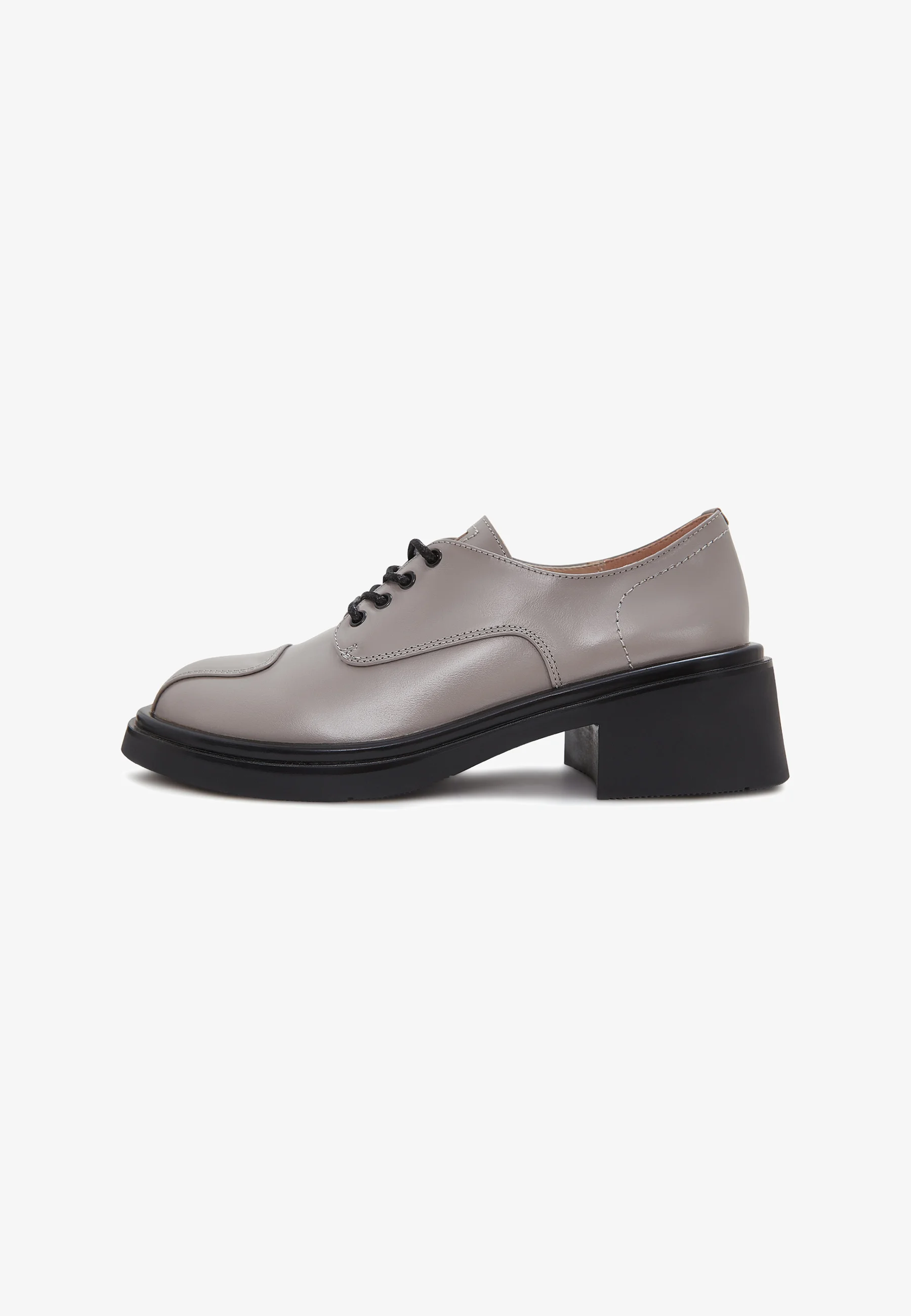 Zapatos con cordones de Cesare Gaspari