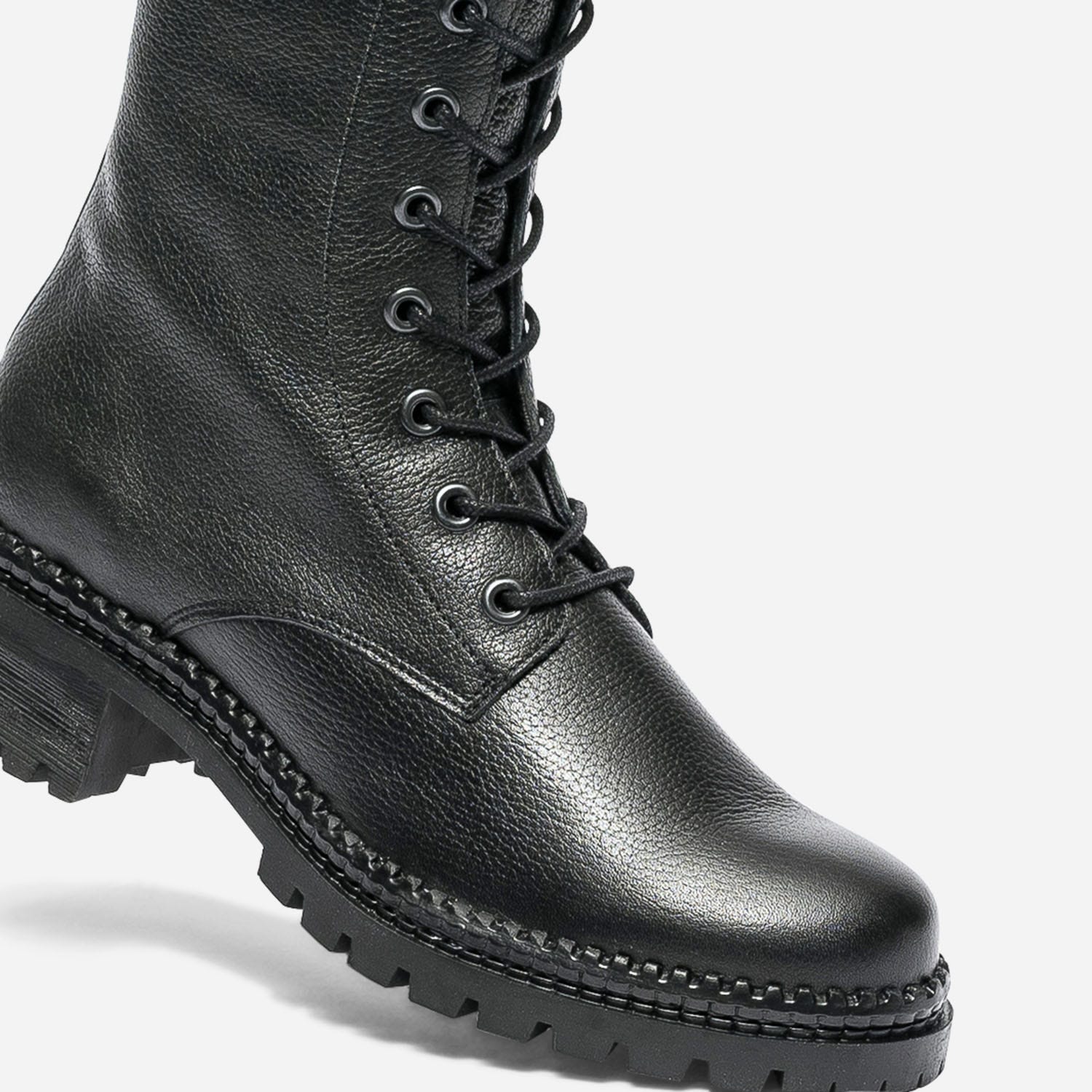 Botte noire en cuir