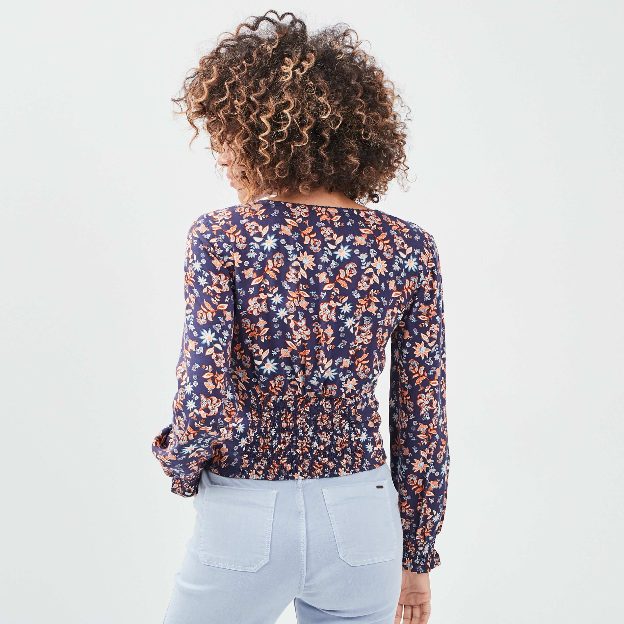 Chemise fleurie col V bleu marine femme | La Halle