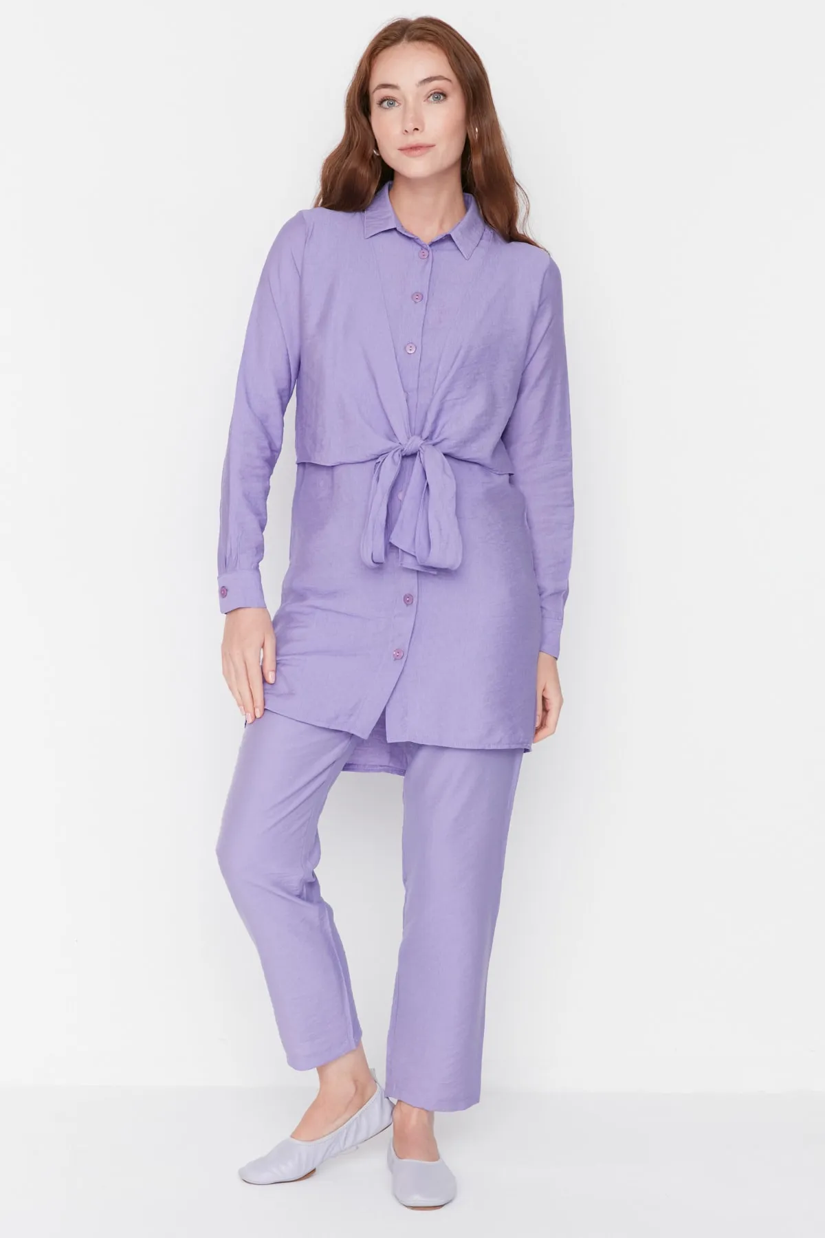 Trendyol Modest  Lilafarbenes gewebtes Hemd-Hosen-Set mit Taillenschnürung TCTSS22US00027