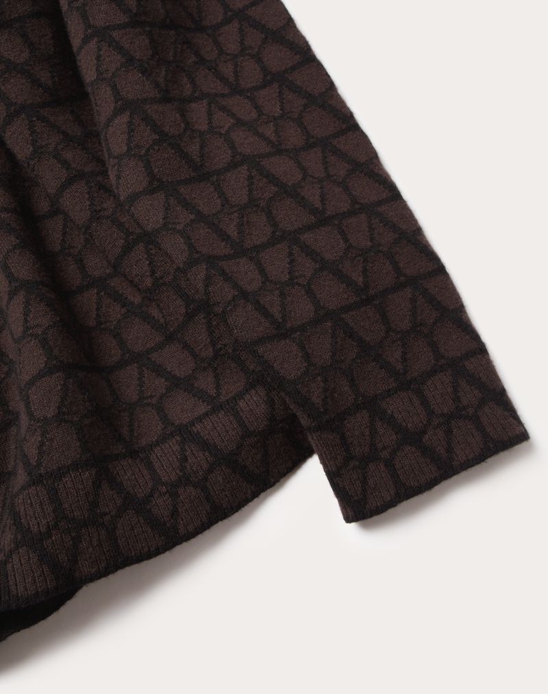 Uldtrøje med rund hals og ikonisk toile-motiv
