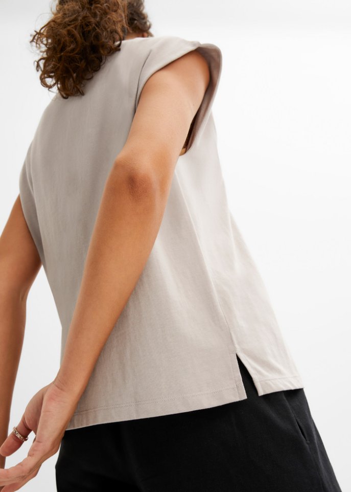 Shirt mit verstärkter Schulter