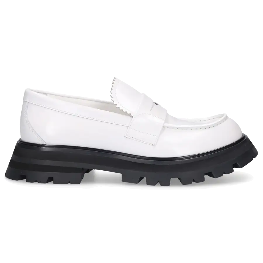 Alexander McQueen - Loafer WANDER Kalbsleder - weiß