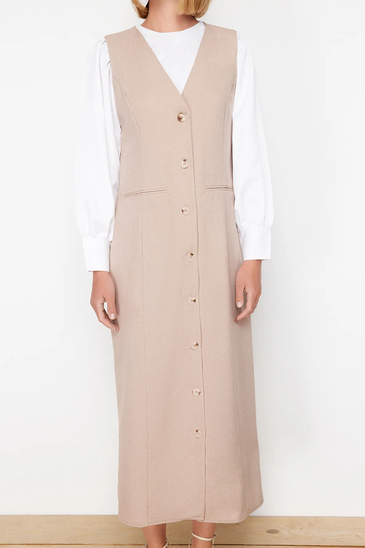 Trendyol Modest  Beige, ungefütterte Weste aus leinwandgewebtem Polyviscon TCTSS24EB00202