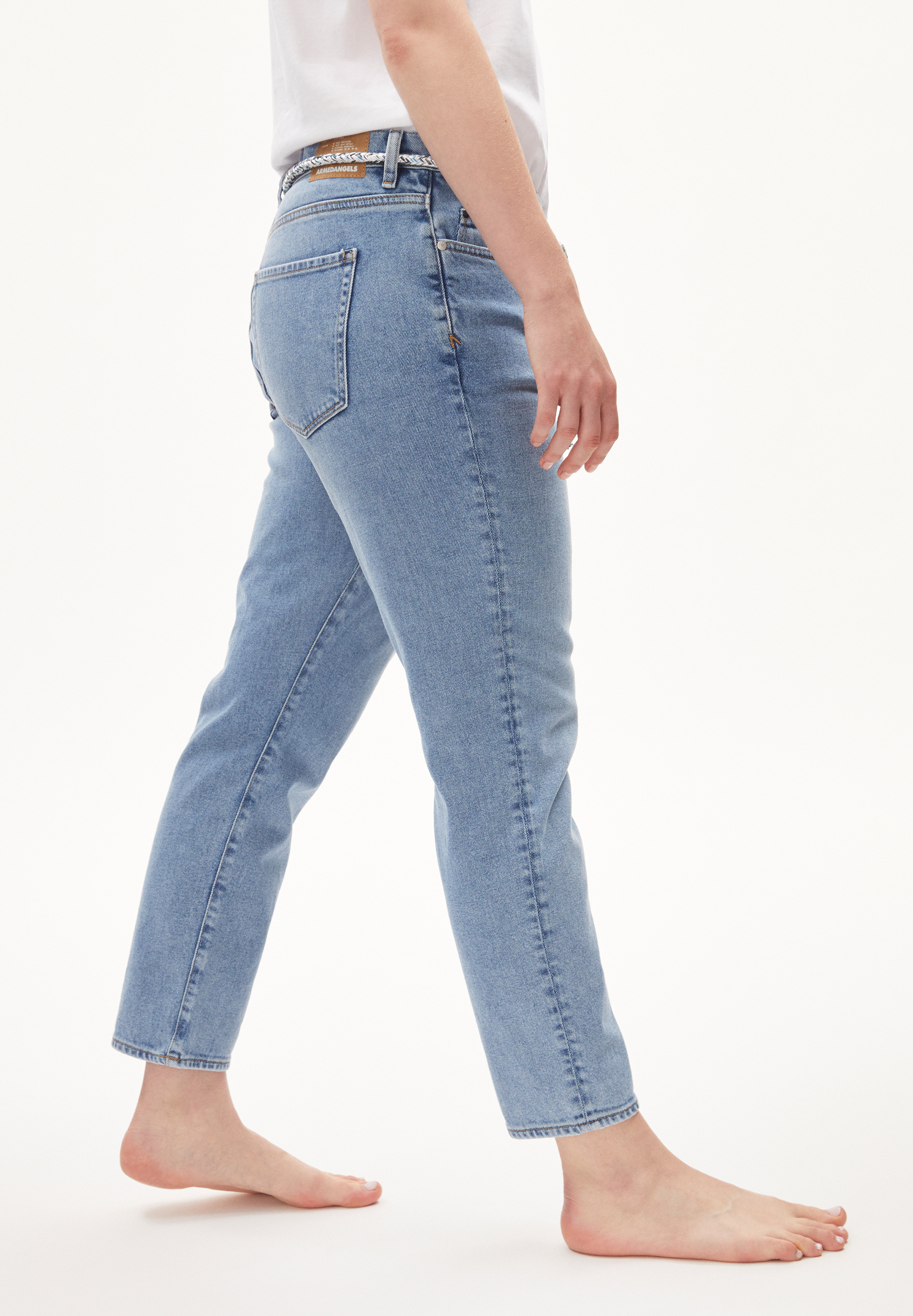 Tapered Leg Mid Waist aus Bio-Baumwoll Mix