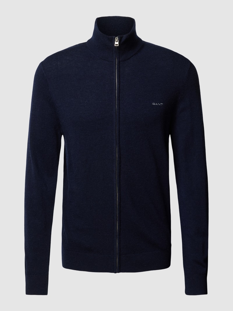Strickjacke aus Lammwoll-Mix mit Stehkragen und Label-Stitching in marineblau