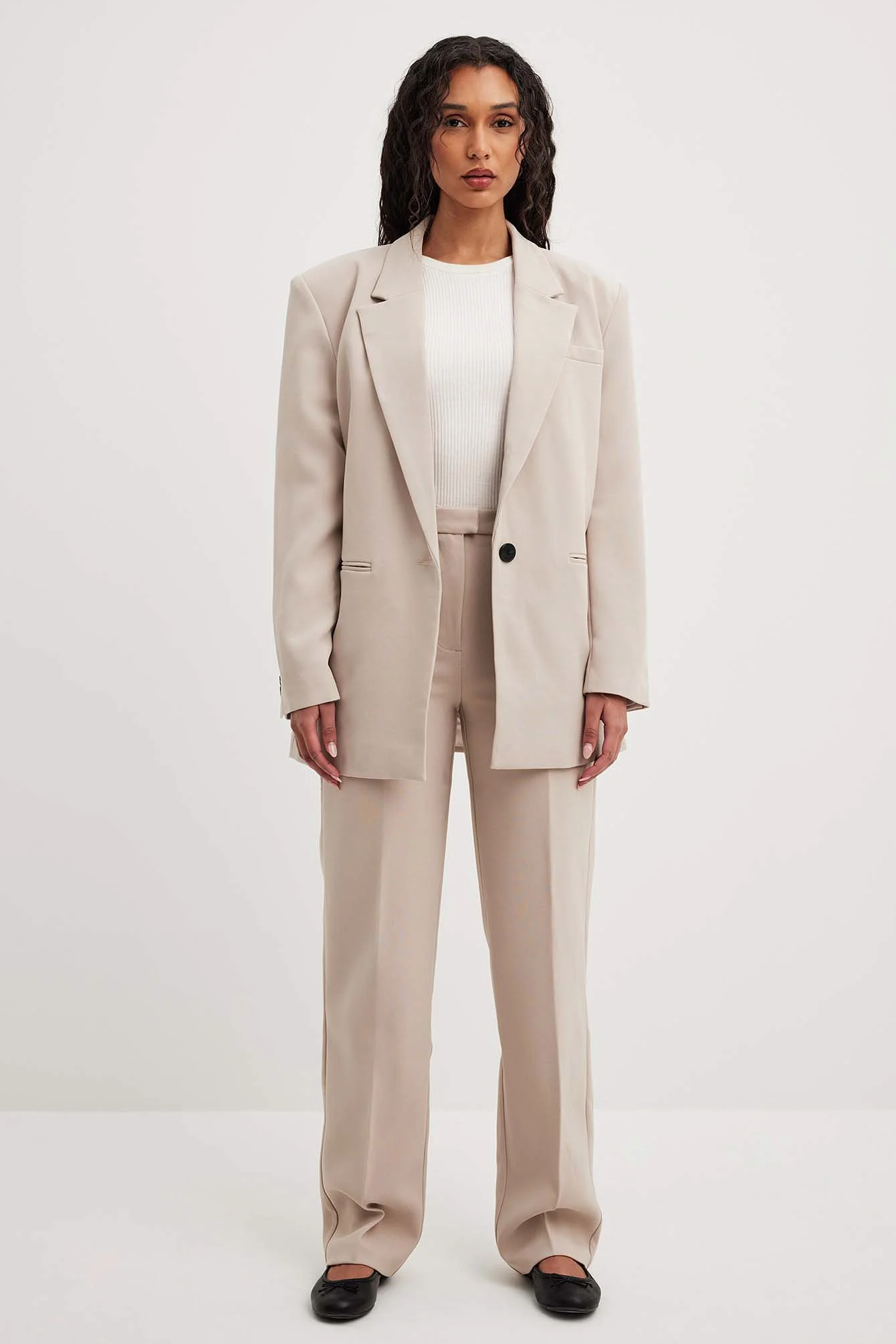 Eleganter Oversize-Blazer aus recyceltem Material