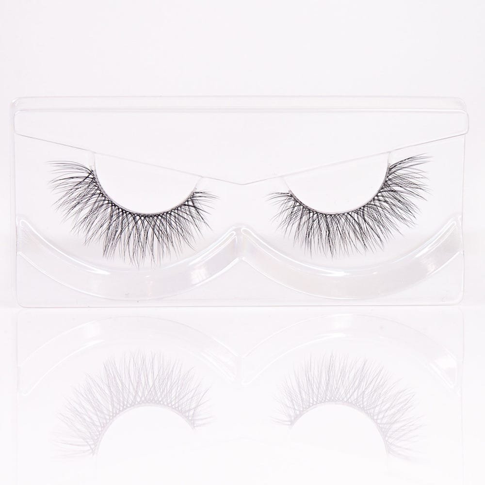 NICLAY by Florian Ferino Wimpernkranz Look 2
