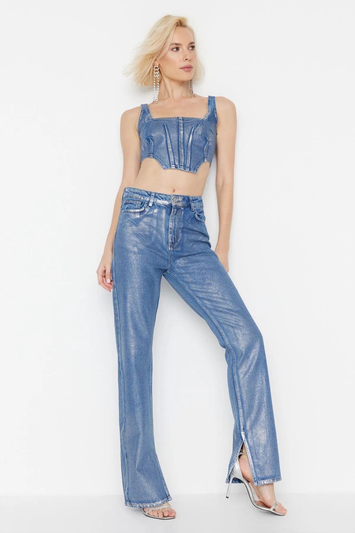 Trendyol Collection  Blaue Glitzer-Jeans aus Denim TPRAW23JE00008