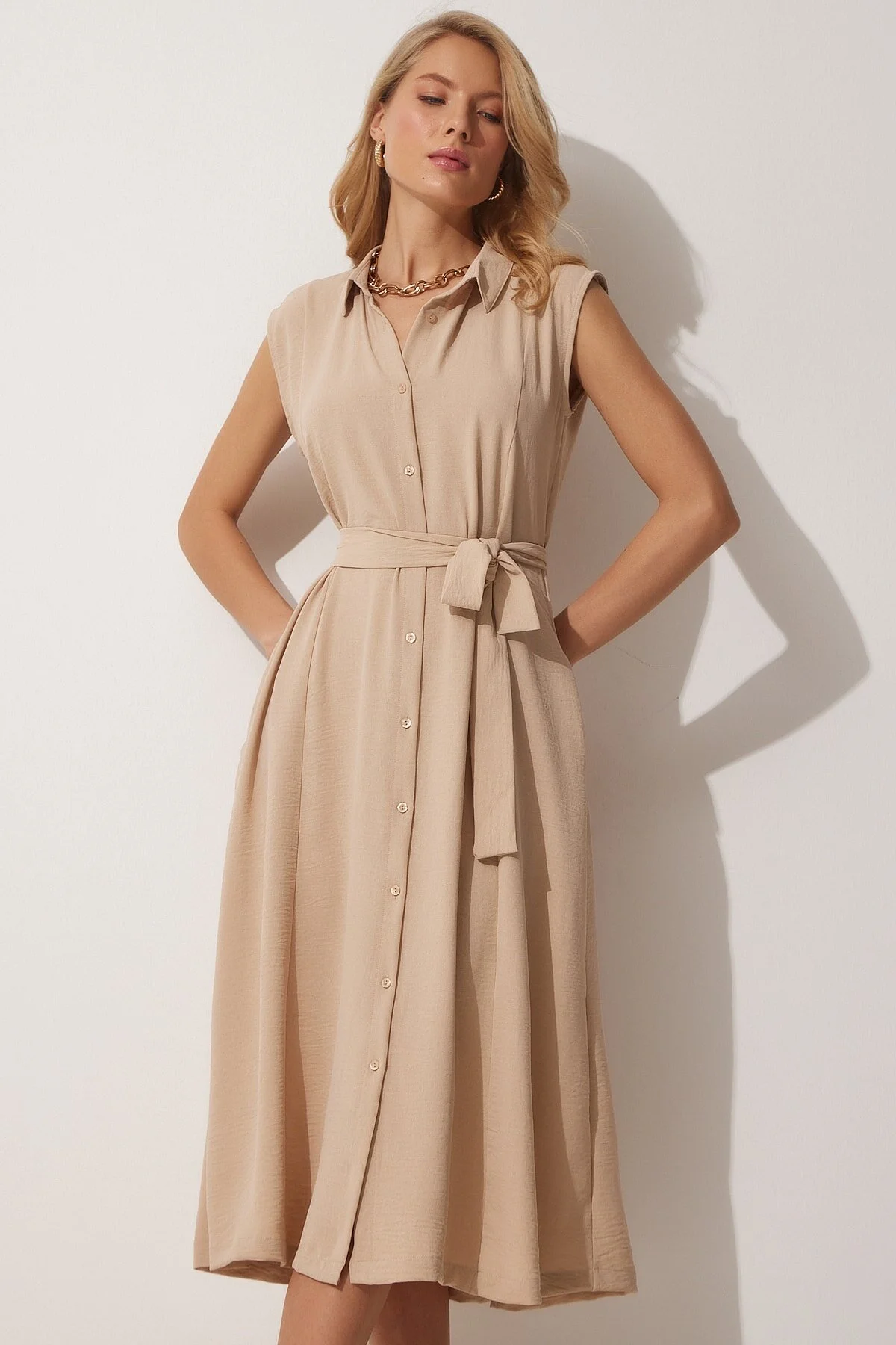 Happiness İstanbul  Cremefarbenes Damen-Sommerhemdkleid aus Leinen-Viskose mit Gürtel DD00927