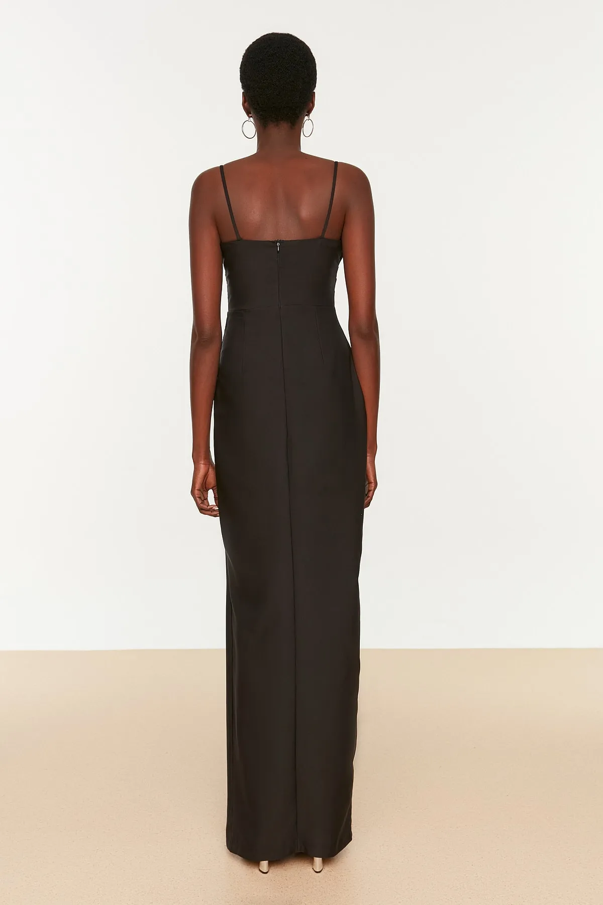 Trendyol Collection  Schwarzes, gefüttertes, gewebtes, langes Abendkleid TPRSS20AE0295