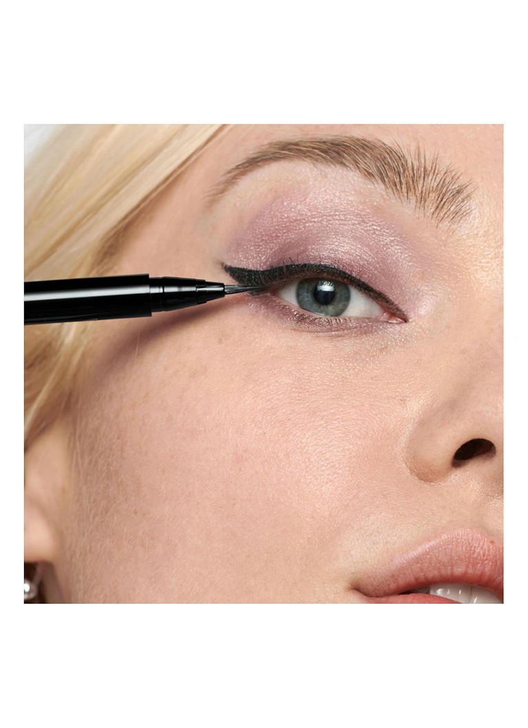CLINIQUE High Impact Easy Liquid Liner - rajauskynä