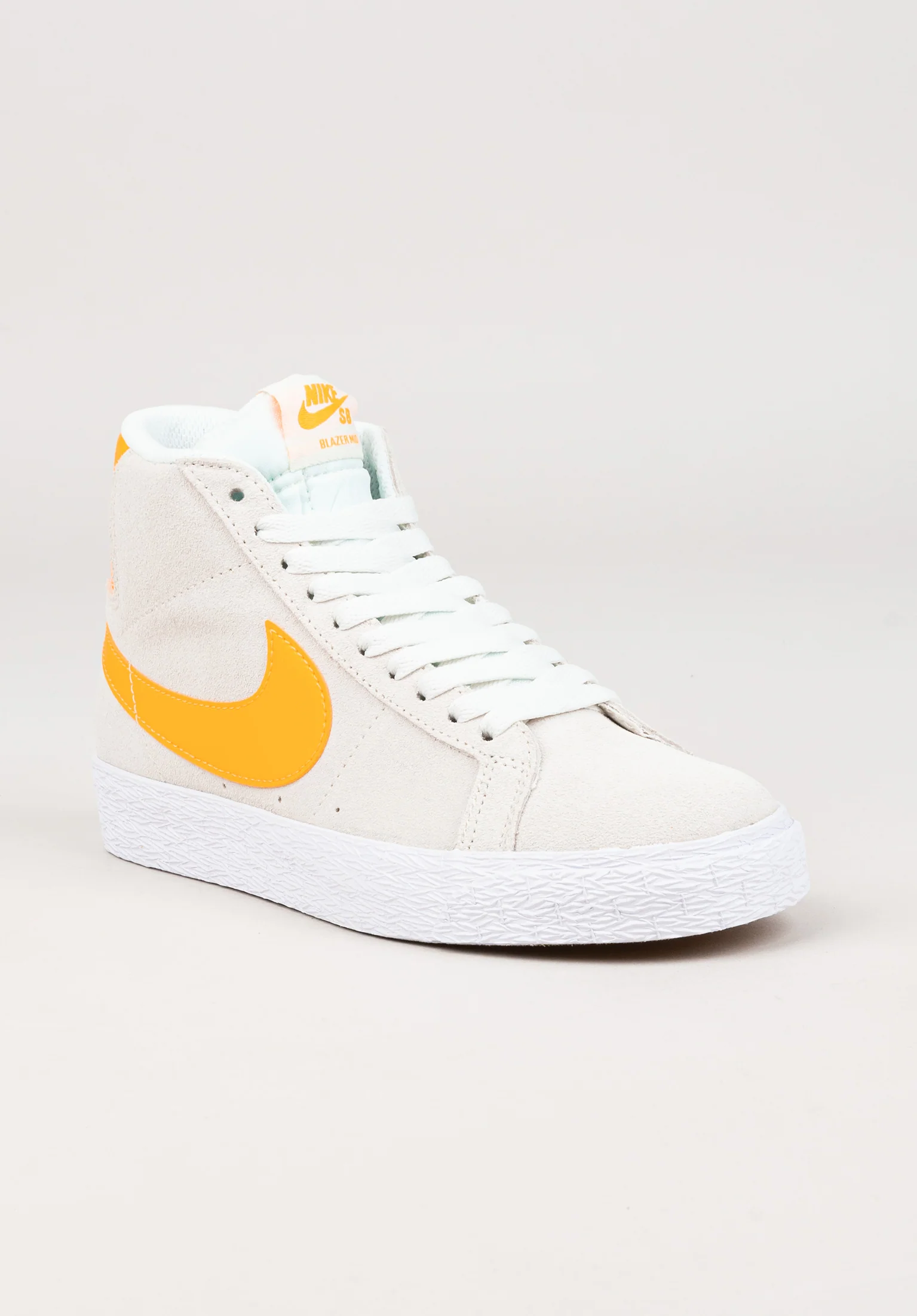 Zoom Blazer Mid