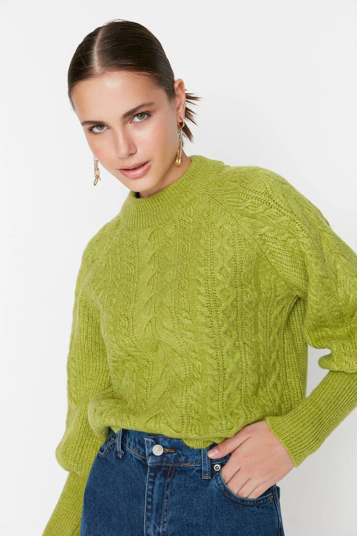 Trendyol Collection  Grüner, weich strukturierter Zopfpullover TWOAW21KZ0109