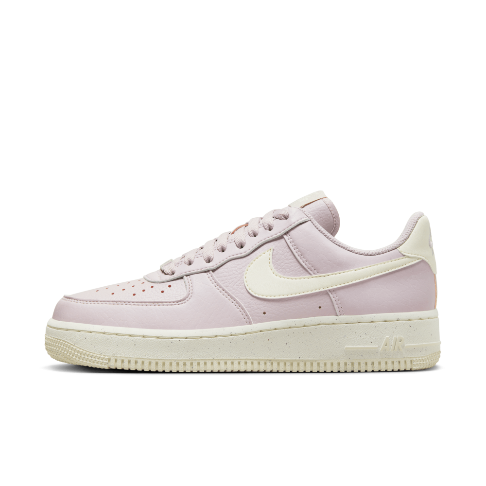 Nike Air Force 1 07 SE DV3808-001 / lila