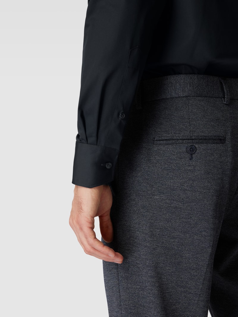 Modern Fit Business-Hemd mit Kentkragen Modell 'Global' in schwarz