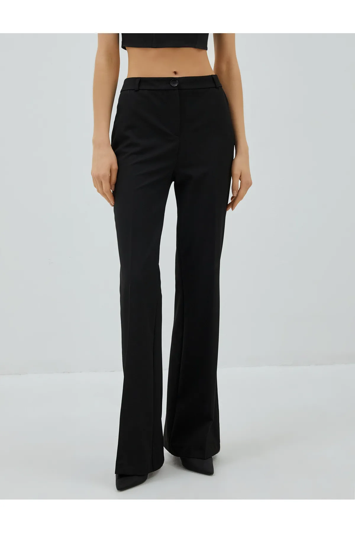 Koton  Stoffhose mit ausgestelltem Bein und hoher Taille