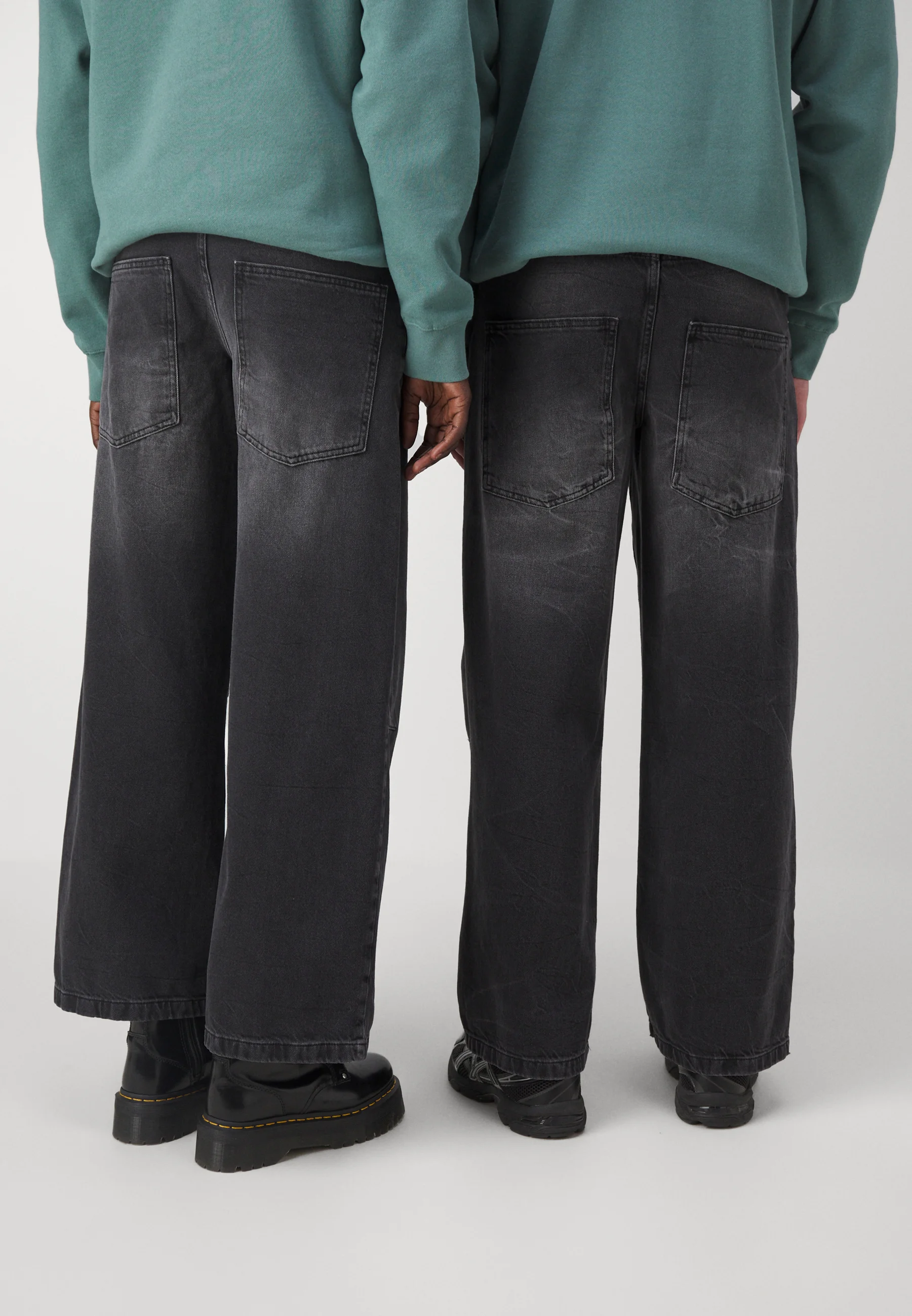 YOURTURN UNISEX - Vaqueros holgados