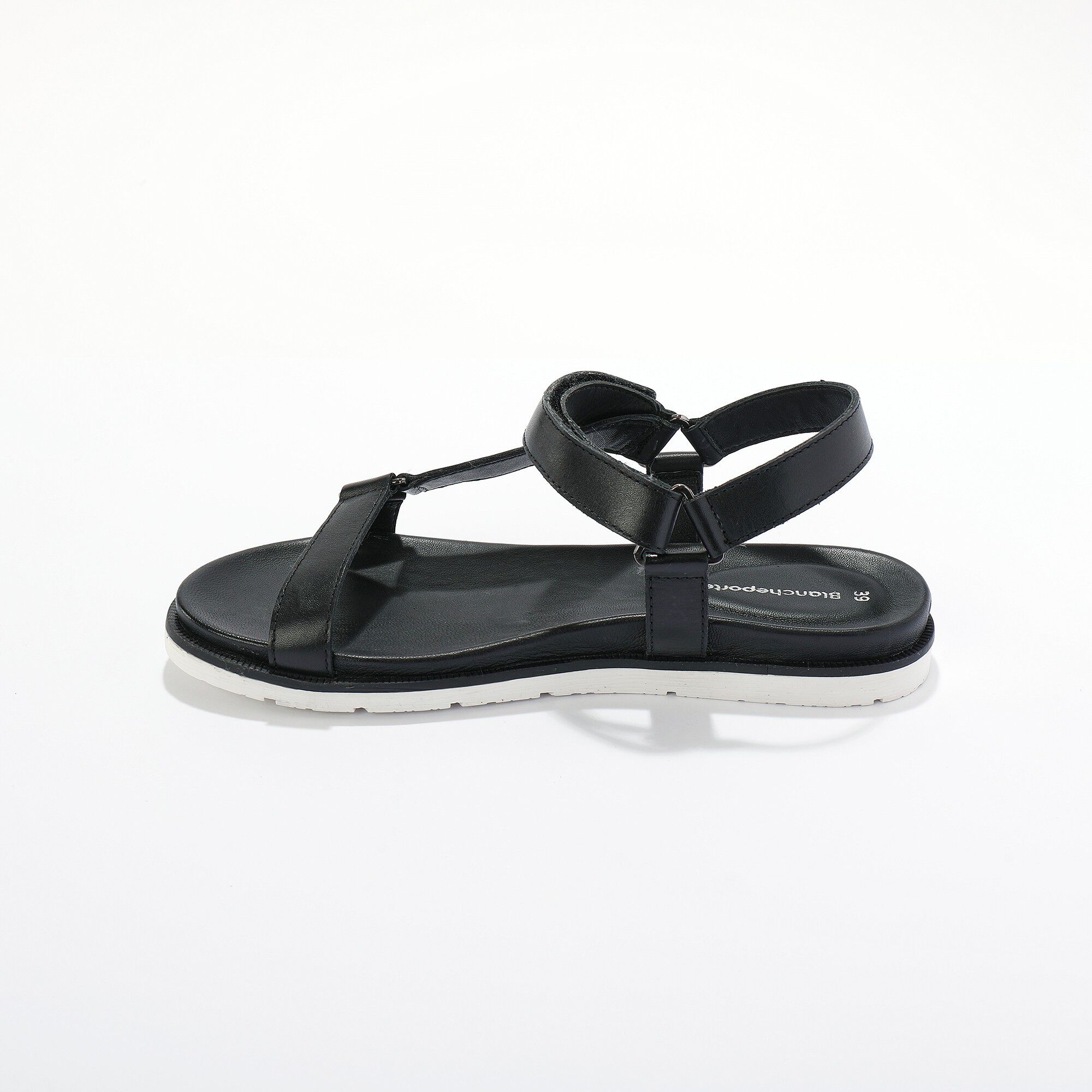 Sandales scratchées largeur confort en cuir style rando