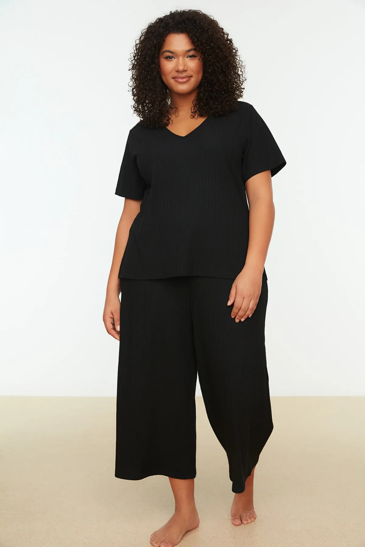 Trendyol Curve  Schwarzes gestricktes Pyjama-Set