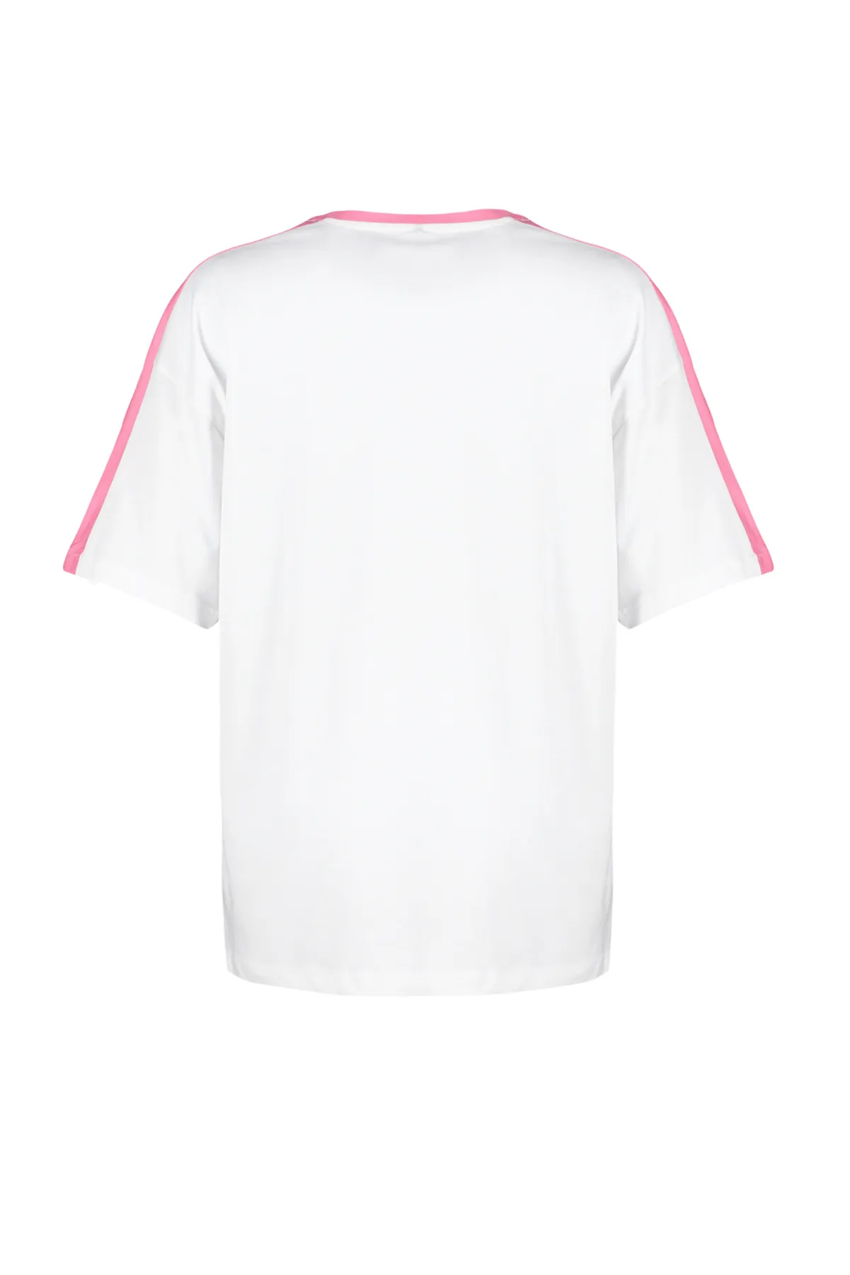 Trendyol Collection  Weißes, übergroßes/weites Strick-T-Shirt aus 100 % Baumwolle mit Farbblock und Slogan TWOSS24TS00132