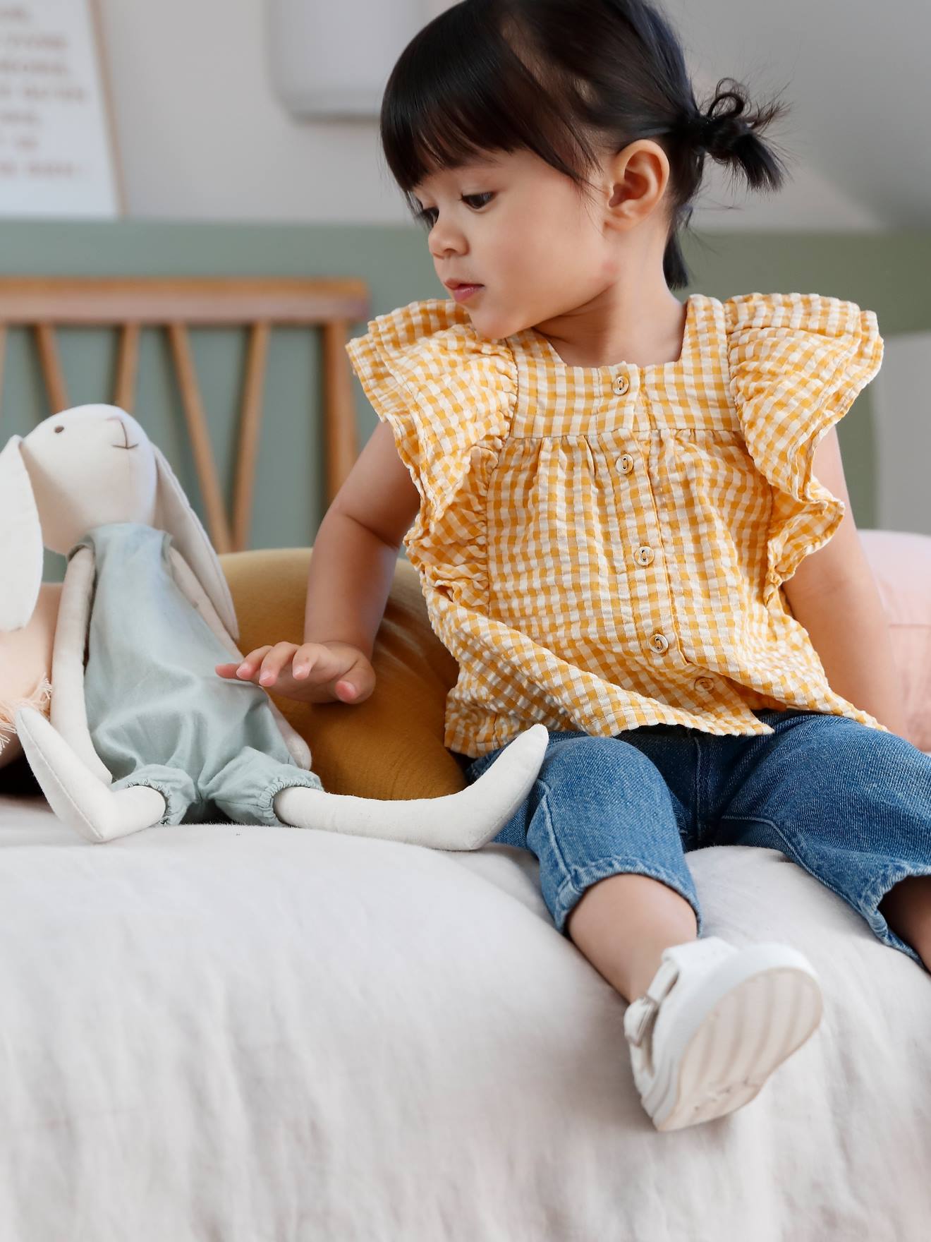 Ensemble blouse vichy en seersucker et jean large bébé carreaux ocre