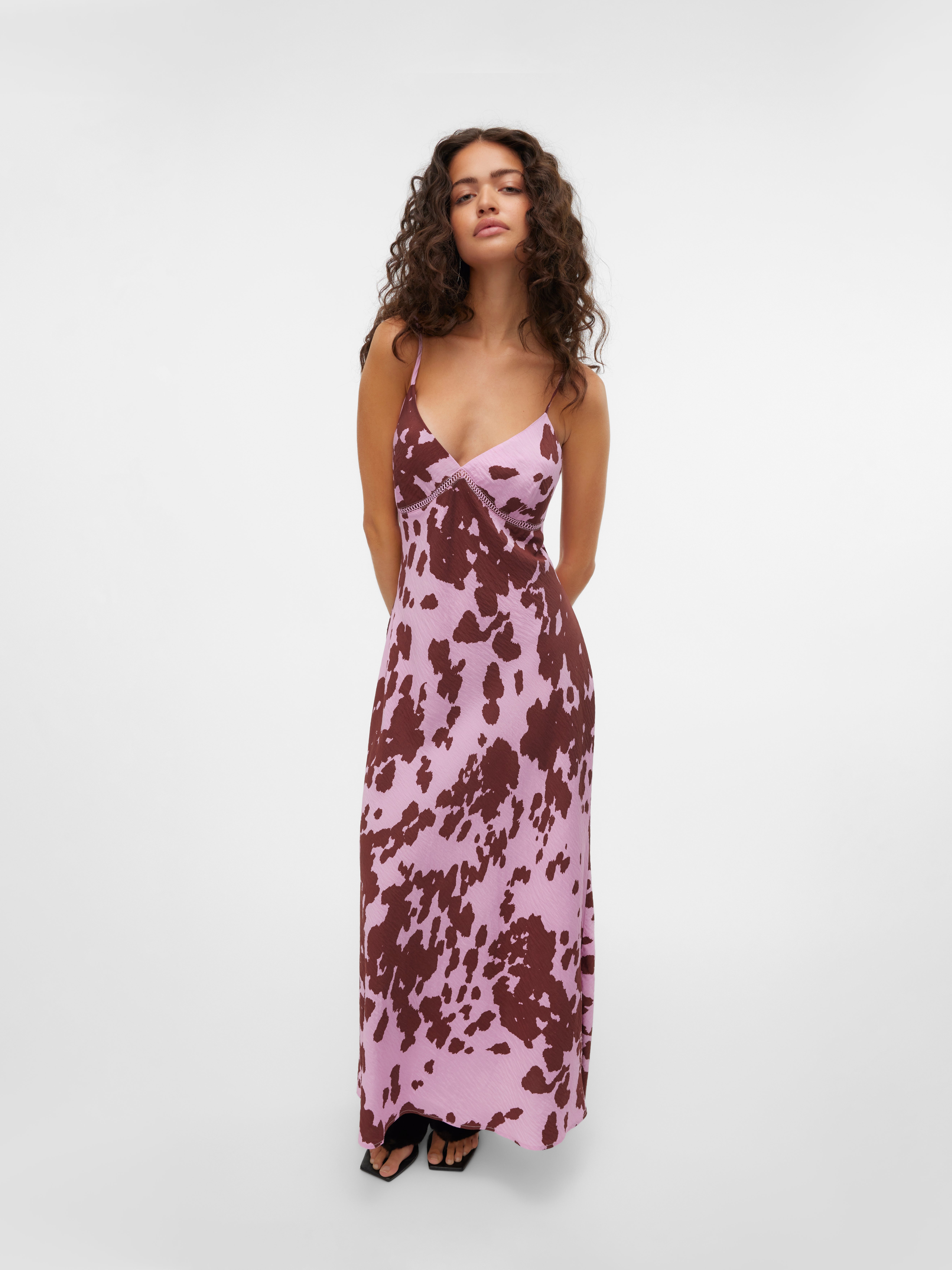 SOMETHINGNEW x ELIS JUREMA  Langes Kleid