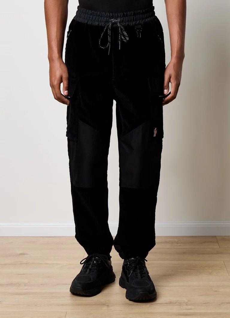 Pantaloni cargo Moncler Slim Fit cu logo brodat