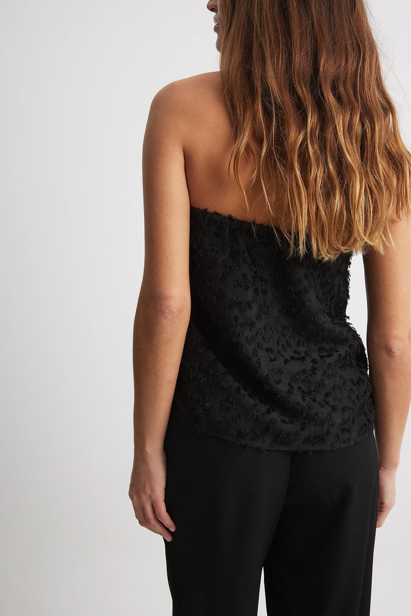 Texturiertes Top mit Chiffonschal