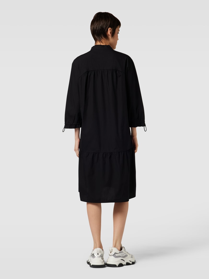 Midikleid mit V-Ausschnitt in black