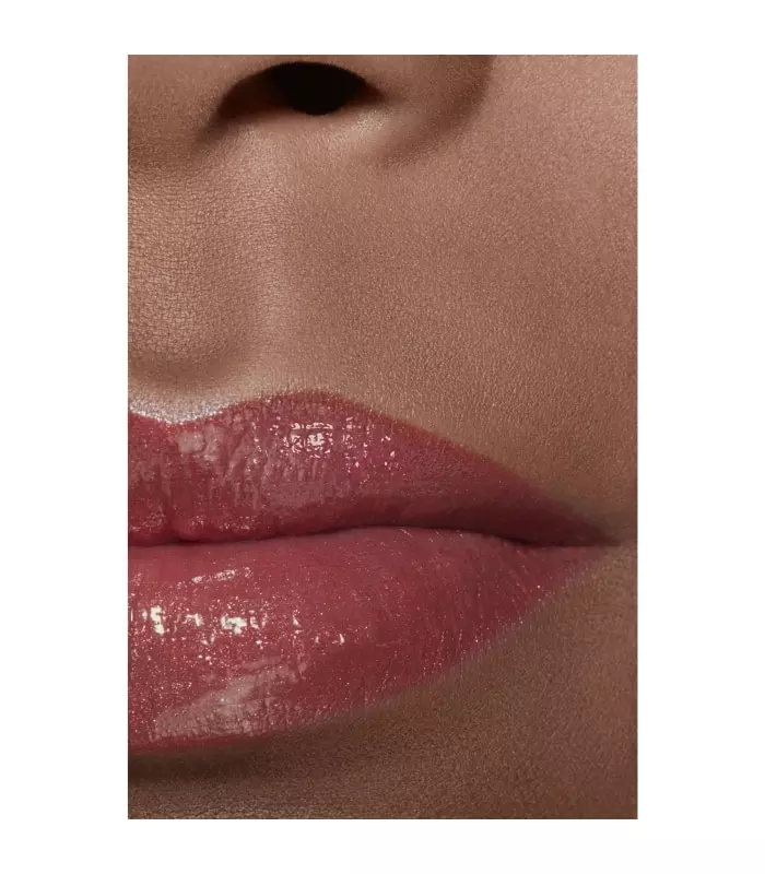 ROUGE COCO FLASH La Couleur, la Brillance, l'Intensité en un Éclair