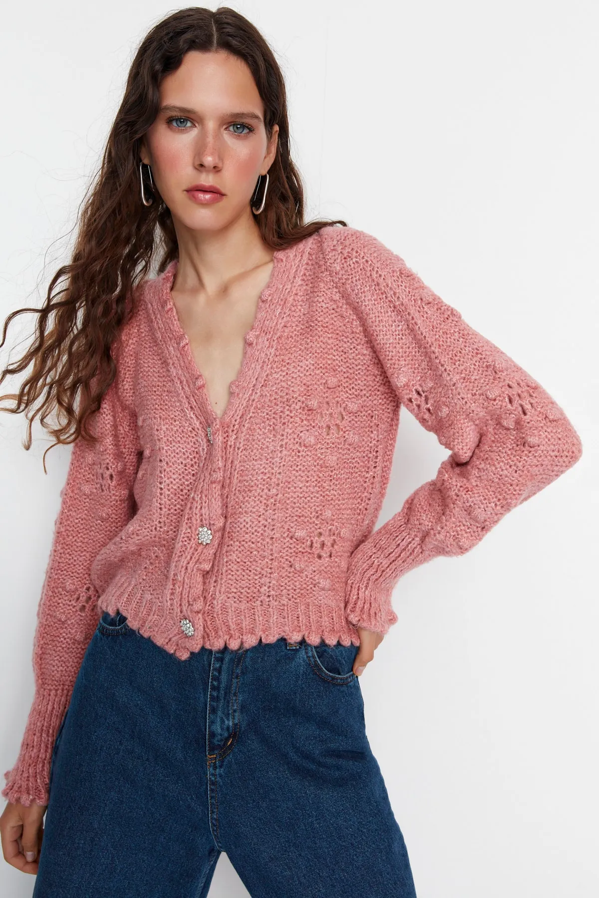 Trendyol Collection  Puderweiche, strukturierte Strickjacke mit Lochmuster TWOAW22HI0040