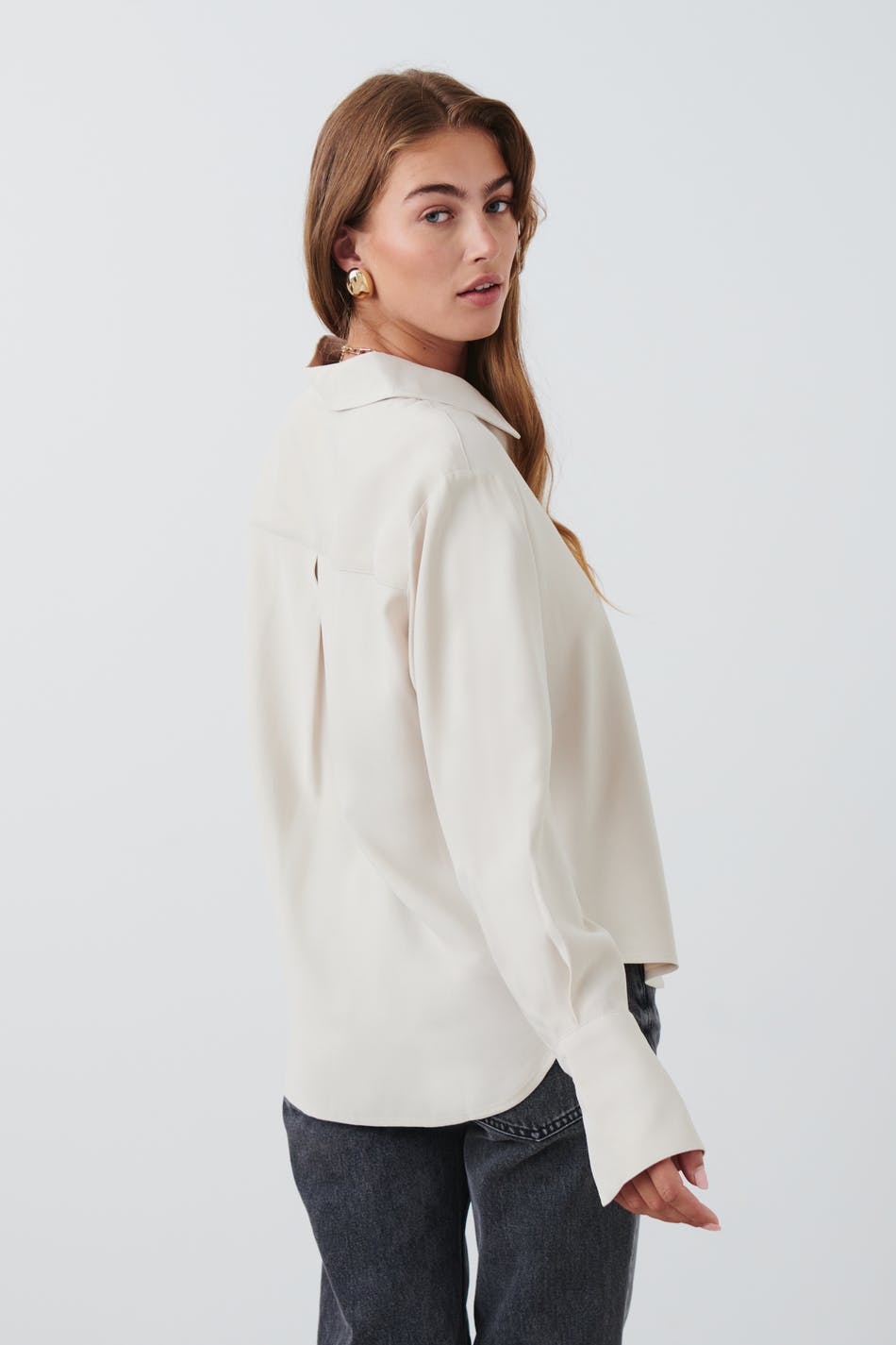Relaxed viscose shirt