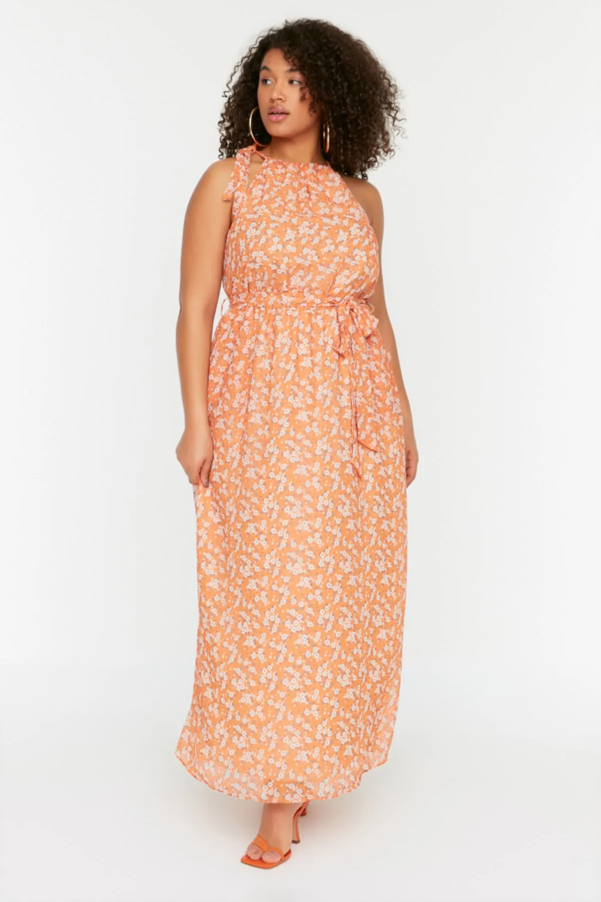Trendyol Curve  Oranges gewebtes Kleid mit Blumenmuster und Gürtel TBBSS22EL1174