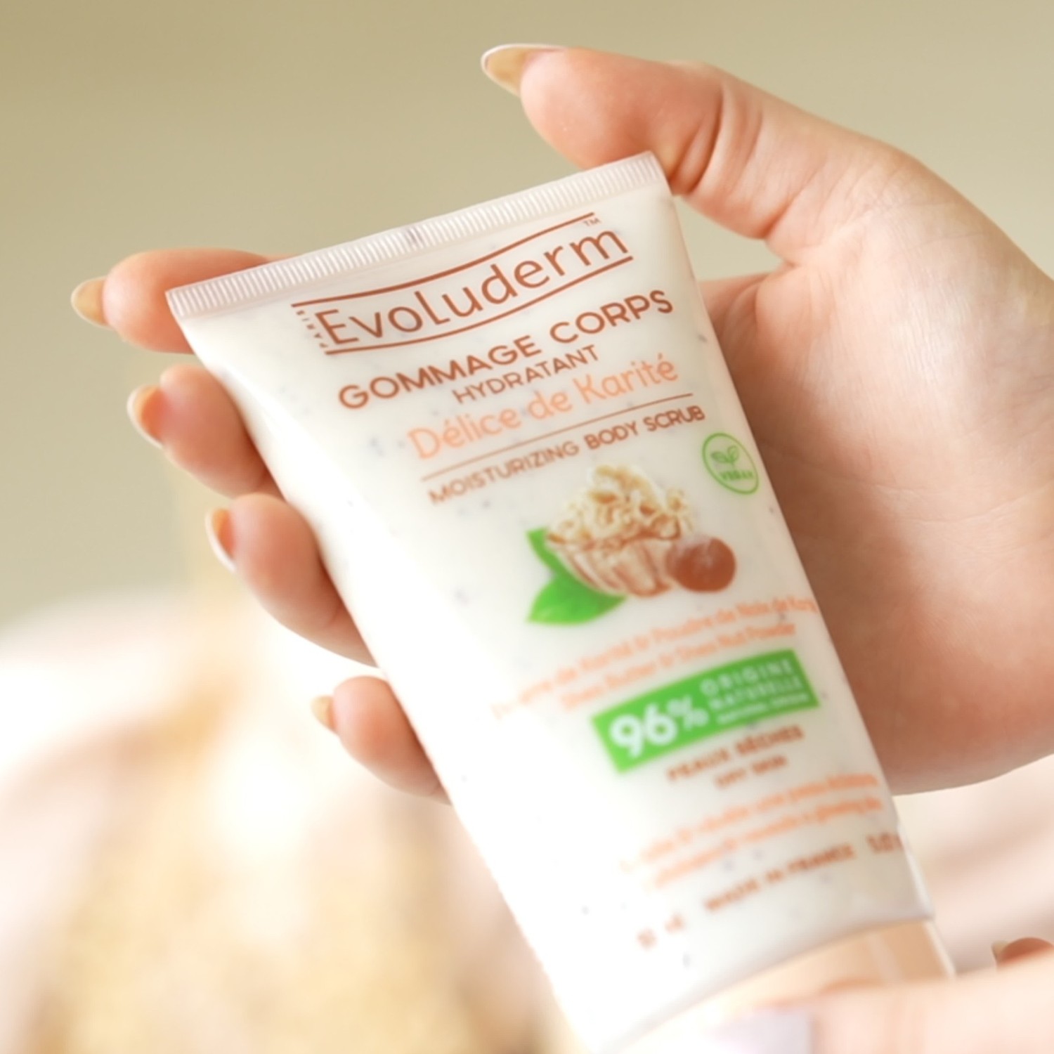 Evoluderm Shea Delight Nawilżający peeling do ciała