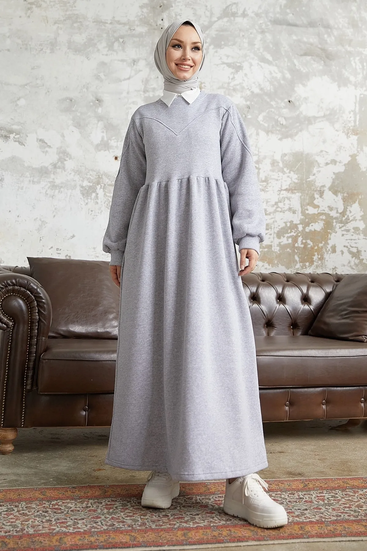 InStyle  Elenor Hijab-Kleid mit Ballonärmeln – Grau
