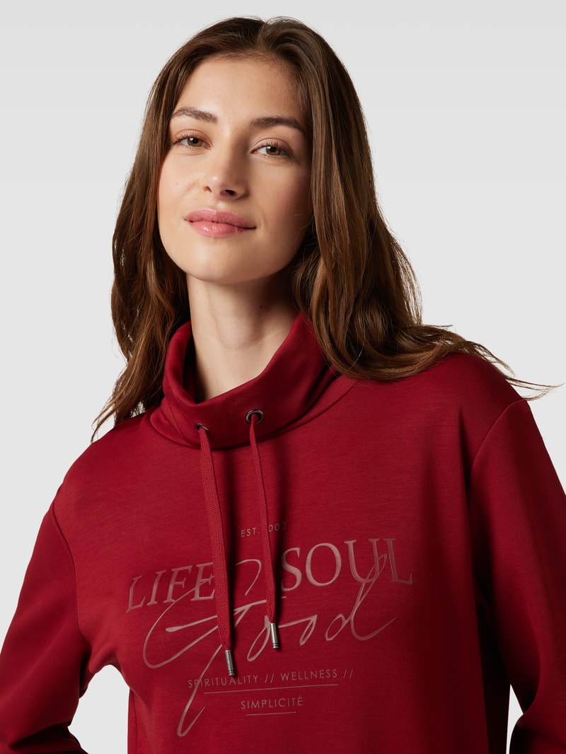 Sweatshirt mit Stehkragen und Tunnelzug Modell 'BANU' in bordeaux rot