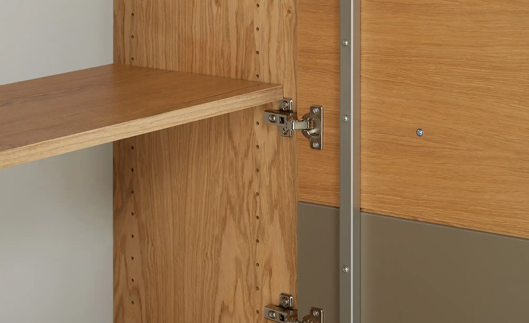 Garderobenschrank