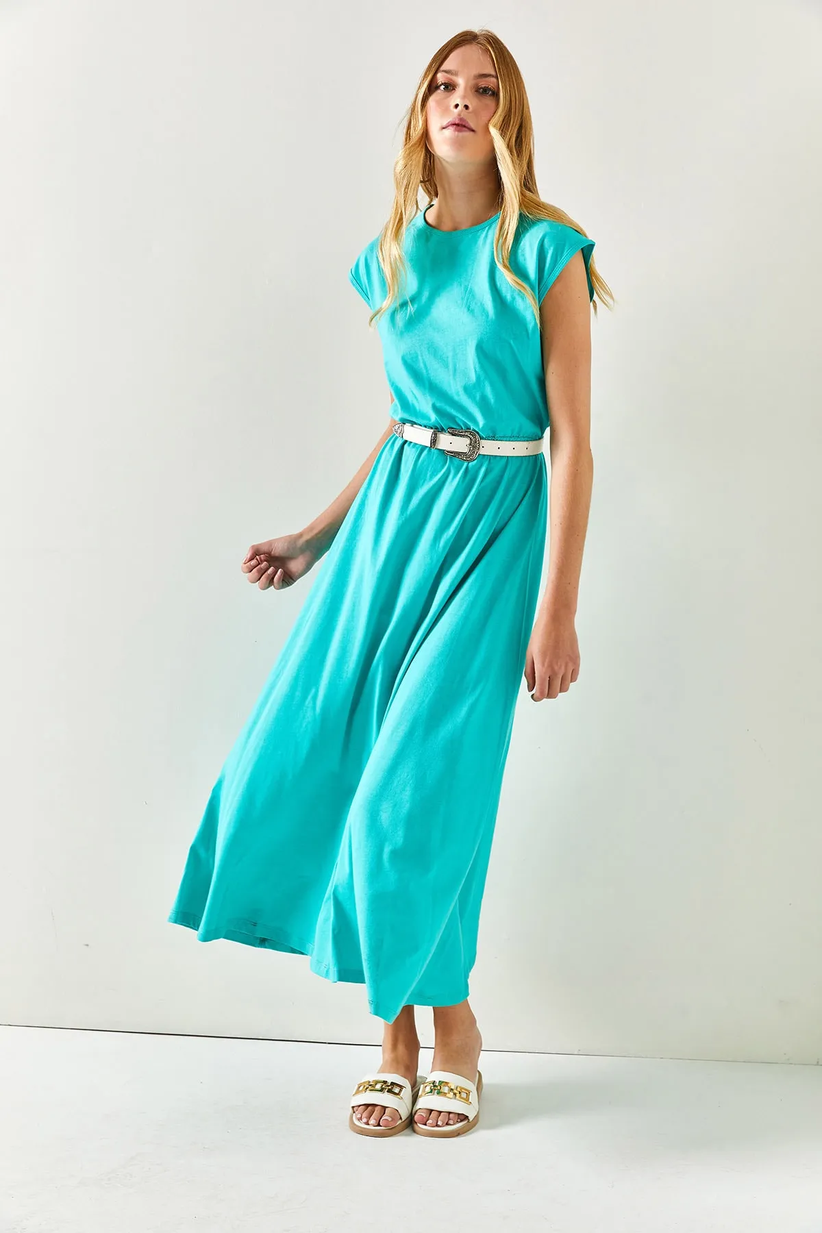 Olalook  Grünes Damenkleid aus gekämmter Baumwolle mit elastischem Bund und Fledermausärmeln ELB-19001509