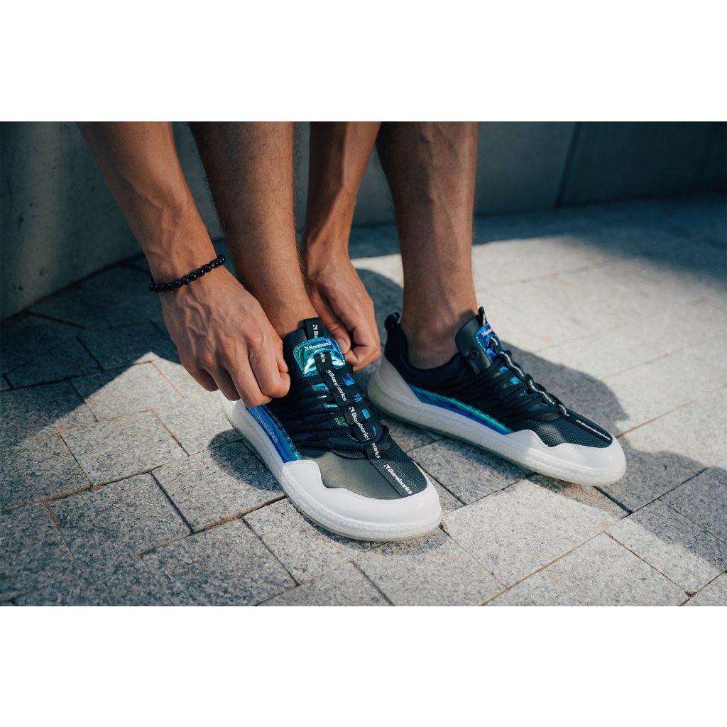 Be Lenka Barebarics Futura Iridescent Black Barfußschuhe