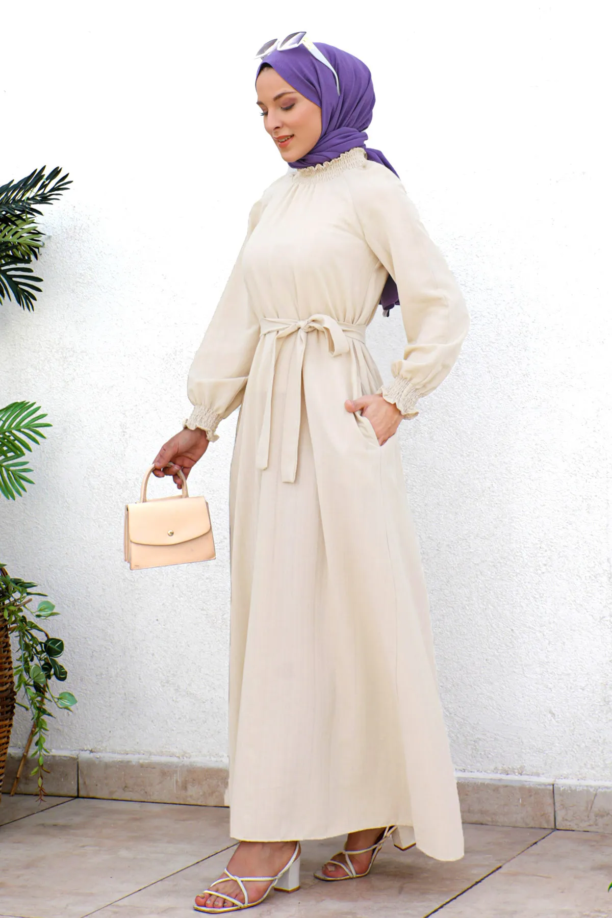 Tesettür Dünyası  Gipe Detailliertes Hijab-Kleid Tsd221204 Beige